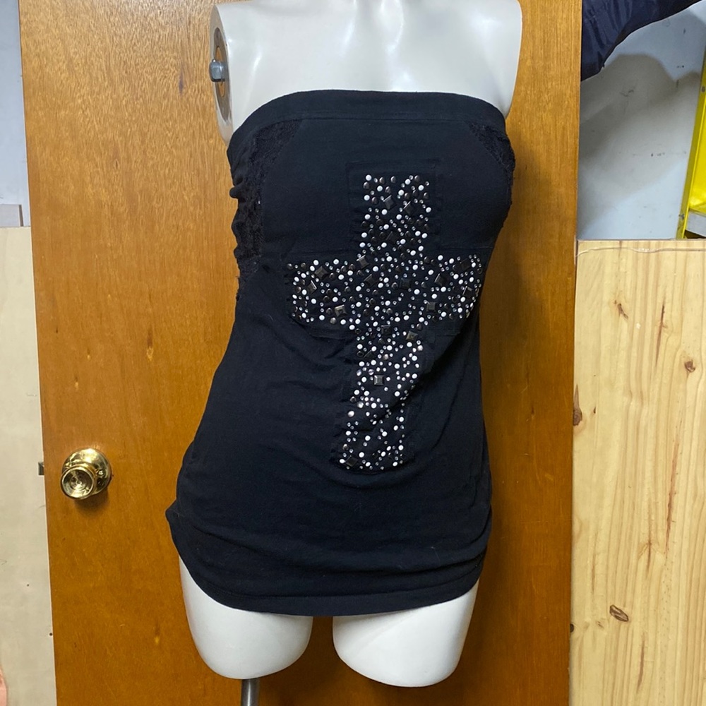 Studded cross tube top
